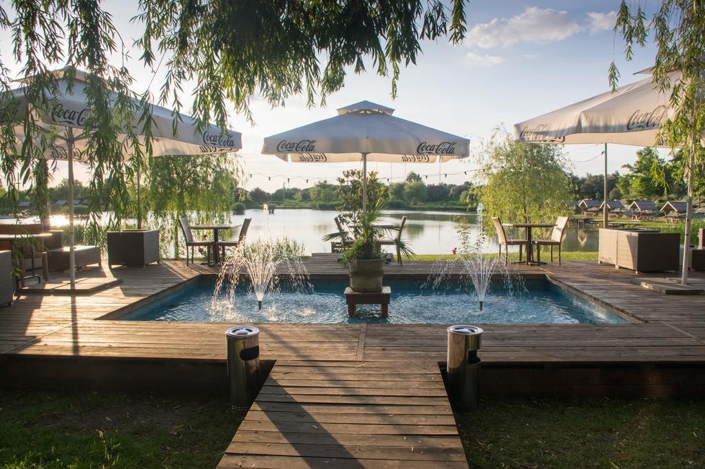 Nádas Tó Park Hotel Vasad Esterno foto