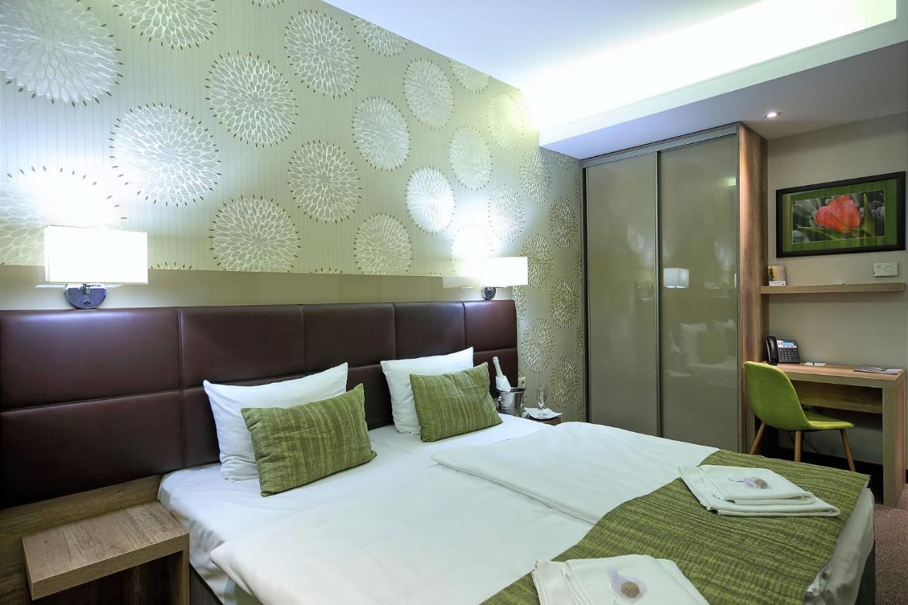 Nádas Tó Park Hotel Vasad Esterno foto